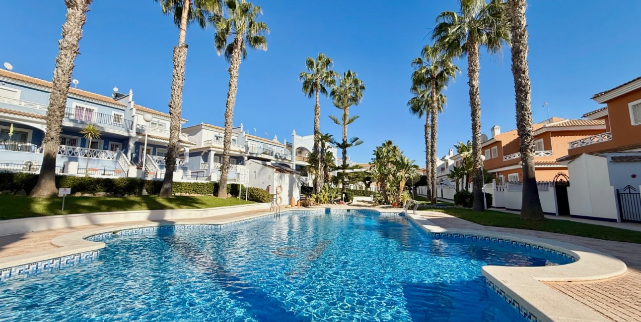 Resale - Townhouse -
Ciudad Quesada - Doña Pepa