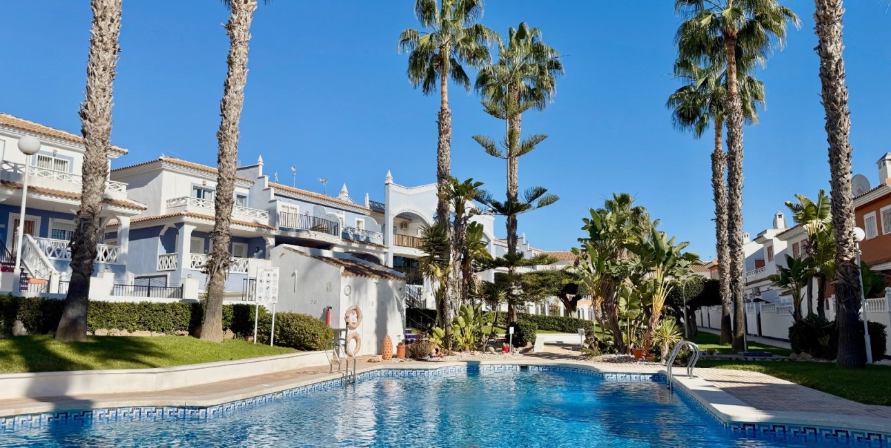 Resale - Townhouse -
Ciudad Quesada - Doña Pepa