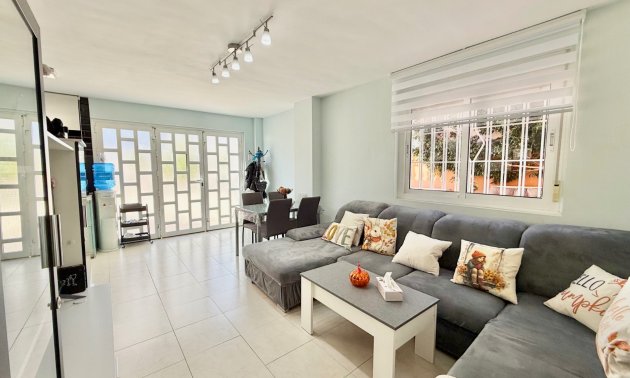 Resale - Townhouse -
Ciudad Quesada - Doña Pepa