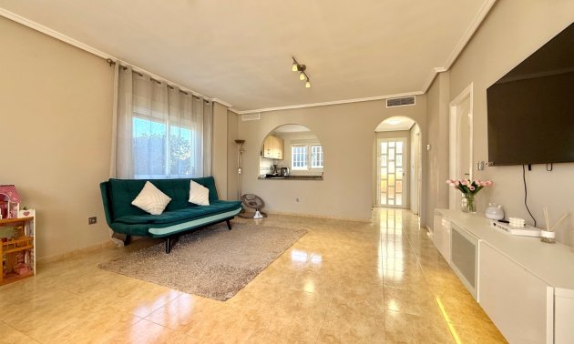 Resale - Townhouse -
Ciudad Quesada - Doña Pepa