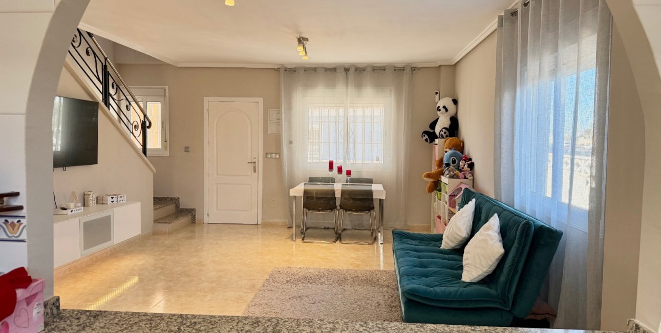 Resale - Townhouse -
Ciudad Quesada - Doña Pepa