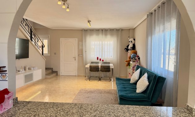 Resale - Townhouse -
Ciudad Quesada - Doña Pepa