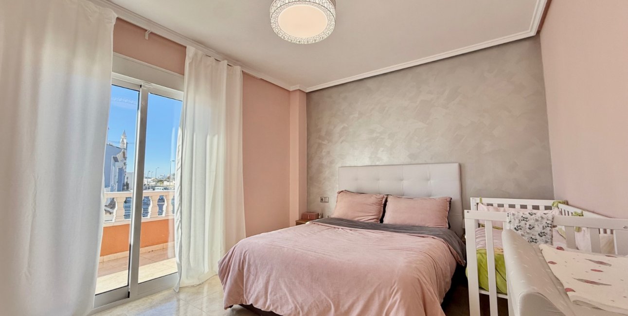 Resale - Townhouse -
Ciudad Quesada - Doña Pepa