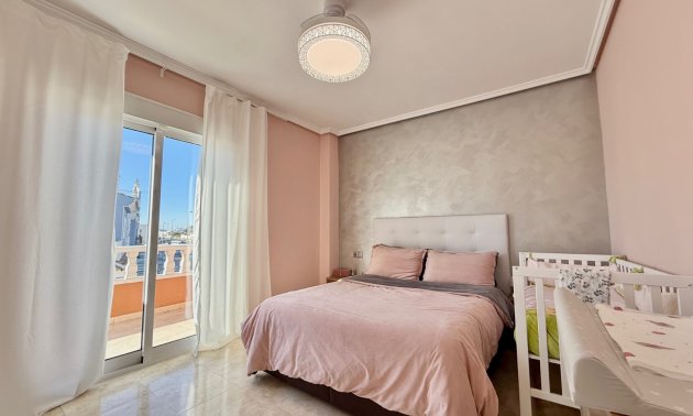 Resale - Townhouse -
Ciudad Quesada - Doña Pepa
