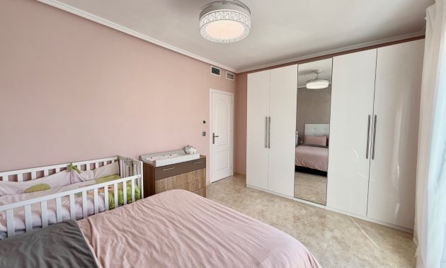 Resale - Townhouse -
Ciudad Quesada - Doña Pepa