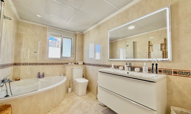 Resale - Townhouse -
Ciudad Quesada - Doña Pepa