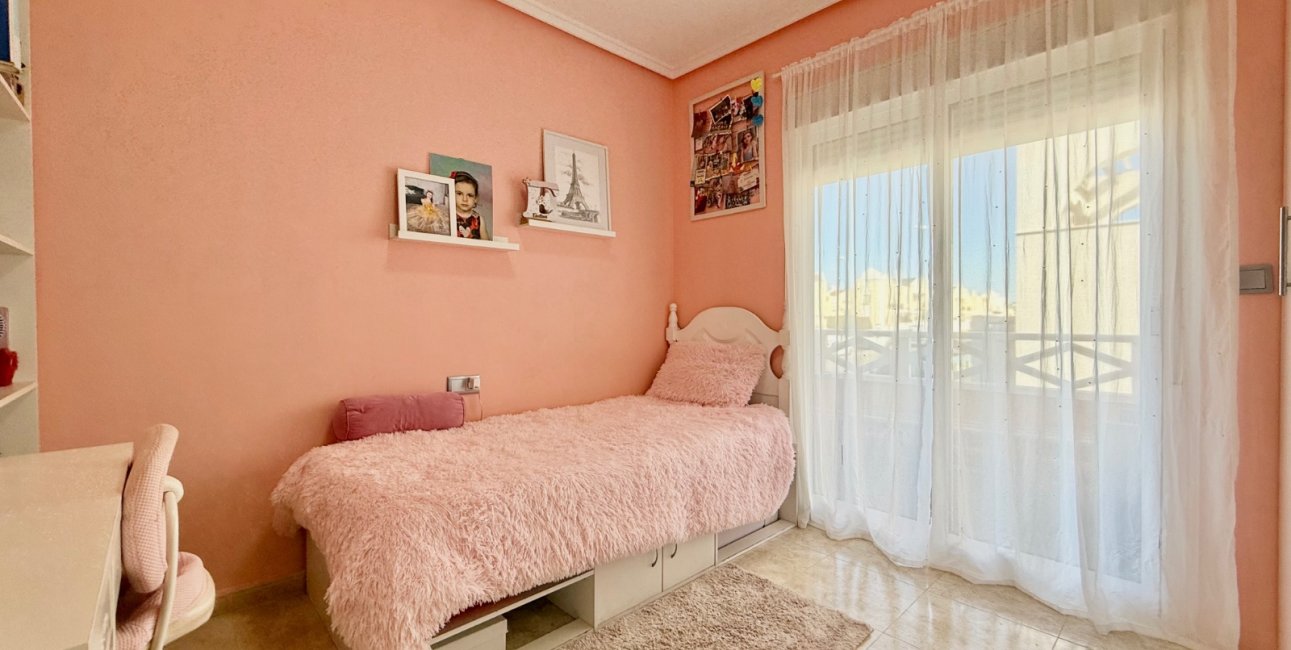 Resale - Townhouse -
Ciudad Quesada - Doña Pepa