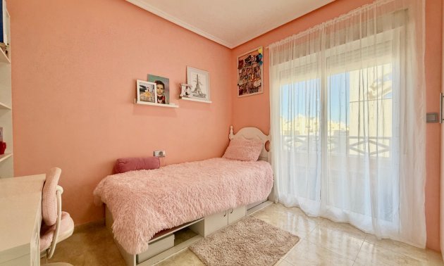 Resale - Townhouse -
Ciudad Quesada - Doña Pepa
