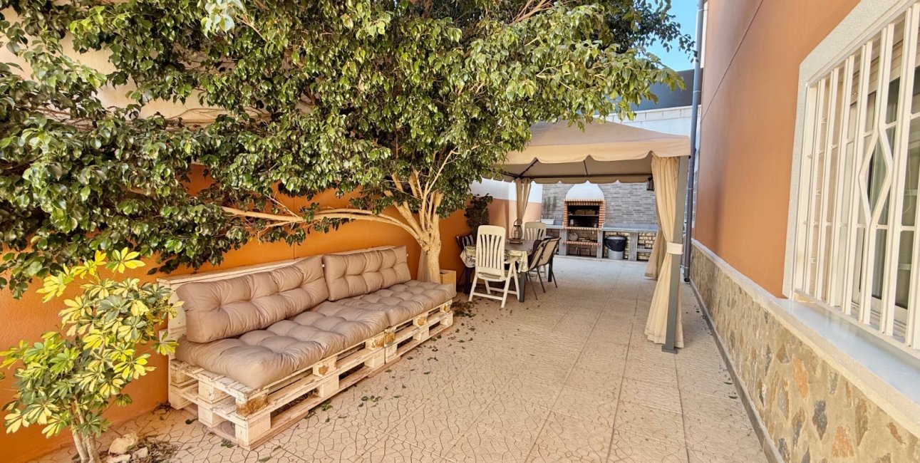 Resale - Townhouse -
Ciudad Quesada - Doña Pepa