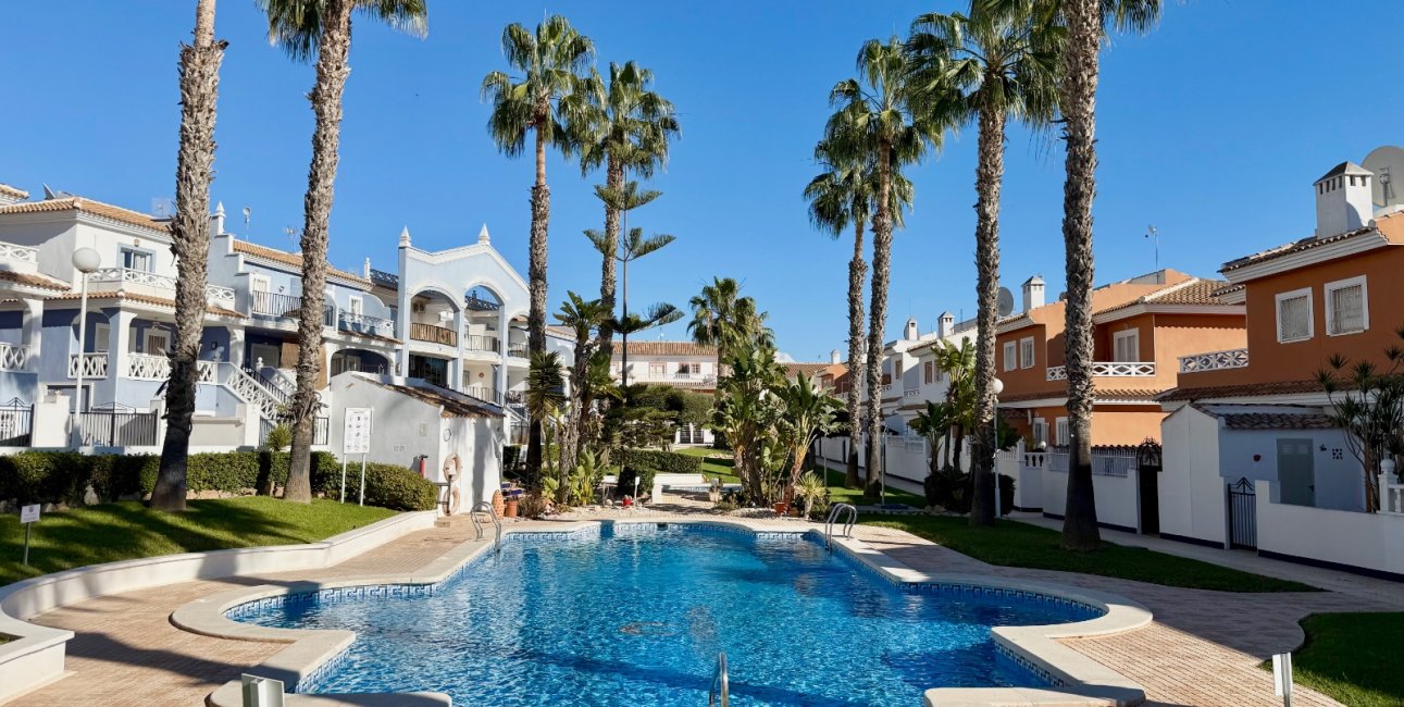 Resale - Townhouse -
Ciudad Quesada - Doña Pepa