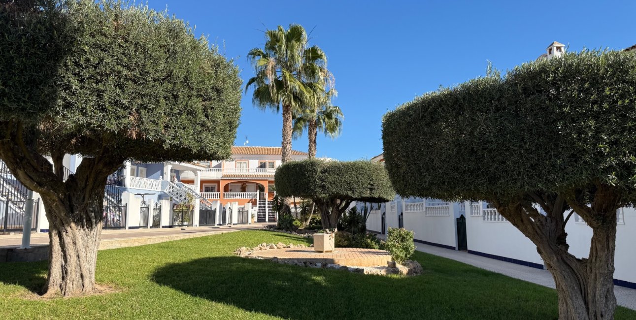 Resale - Townhouse -
Ciudad Quesada - Doña Pepa