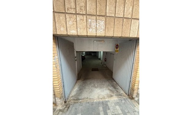 Rynek wtórny - Garaż -
Torrevieja - Playa del Cura