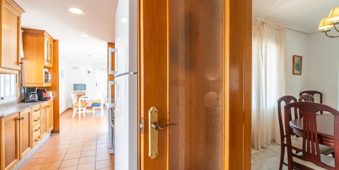 Rynek wtórny - Willa -
Torrevieja - Costa blanca sur