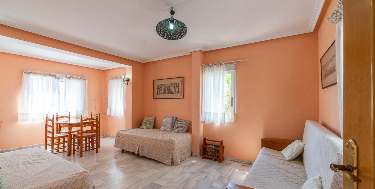 Rynek wtórny - Willa -
Torrevieja - Costa blanca sur