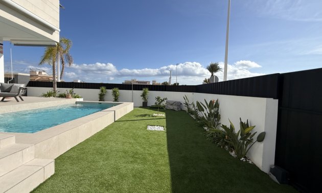 Reventa - Bungalow -
Pilar de la Horadada - Costa Blanca Sur