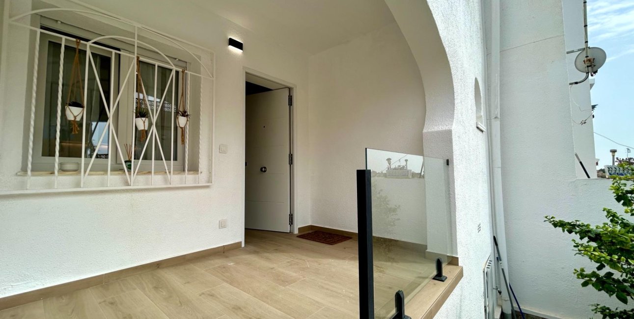 Reventa - Apartamento / piso -
San Miguel de Salinas - Las filipinas