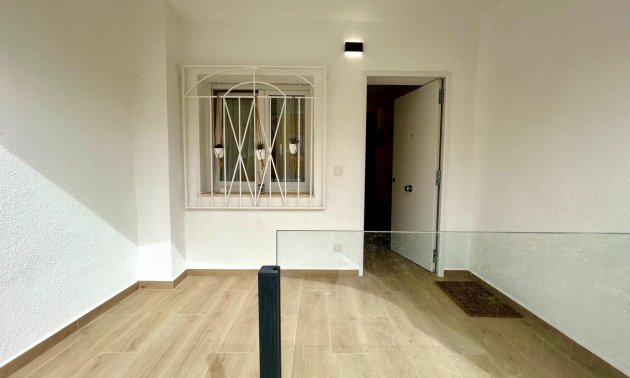 Reventa - Apartamento / piso -
San Miguel de Salinas - Las filipinas