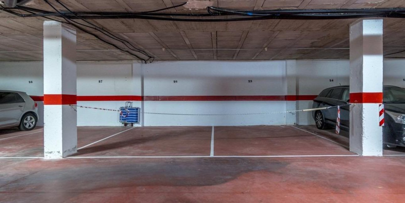 Reventa - Garaje -
Orihuela Costa - Campoamor