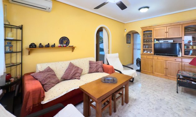 Reventa - Apartamento / piso -
Torrevieja - La Mata