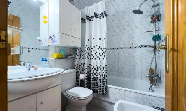 Reventa - Apartamento / piso -
Torrevieja - La Mata