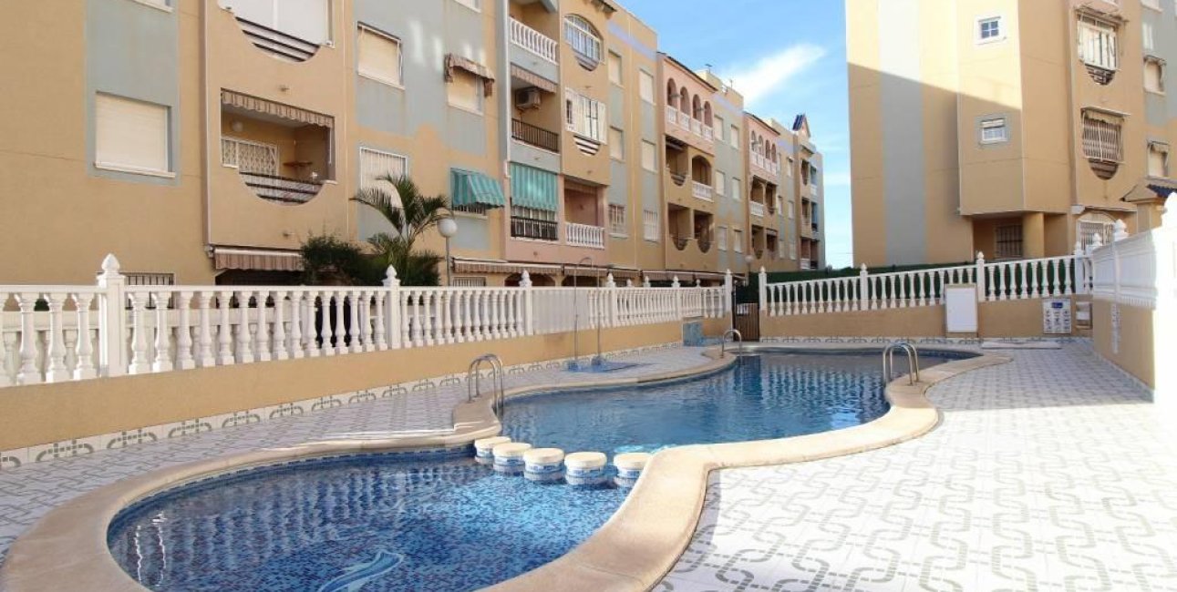 Reventa - Apartamento / piso -
Torrevieja - La Mata