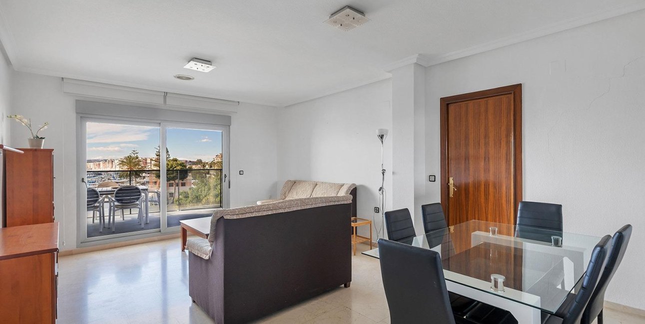 Reventa - Apartamento / piso -
Torrevieja - Paseo maritimo