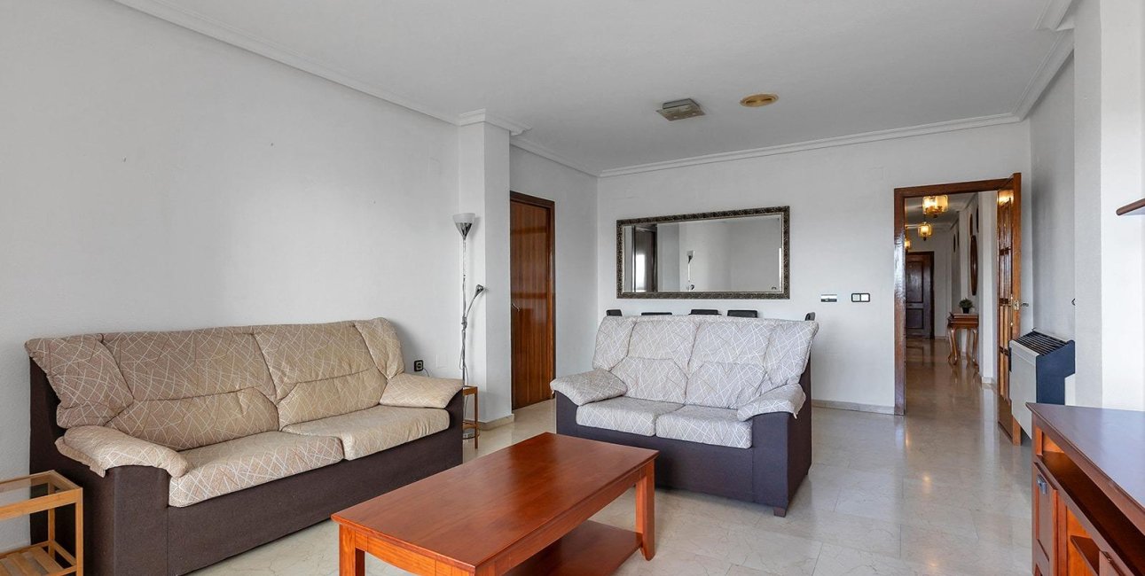 Reventa - Apartamento / piso -
Torrevieja - Paseo maritimo