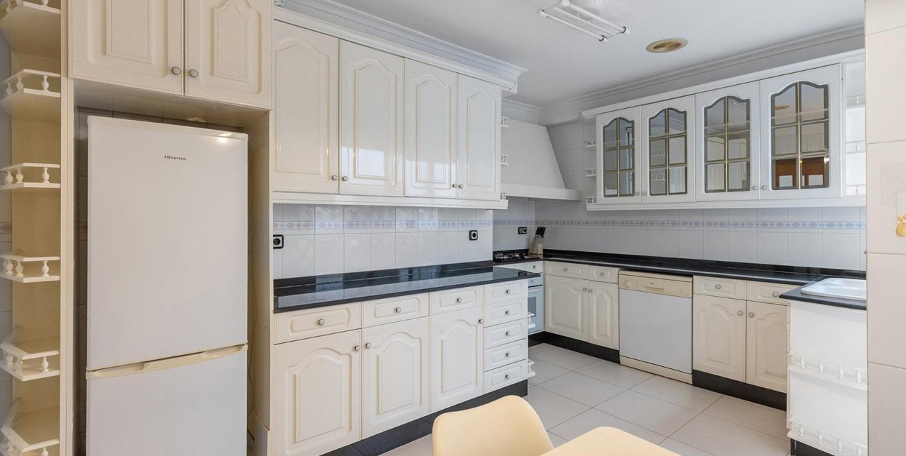 Reventa - Apartamento / piso -
Torrevieja - Paseo maritimo