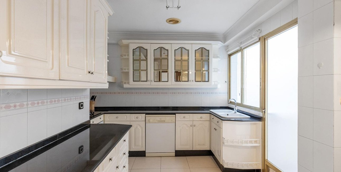 Reventa - Apartamento / piso -
Torrevieja - Paseo maritimo