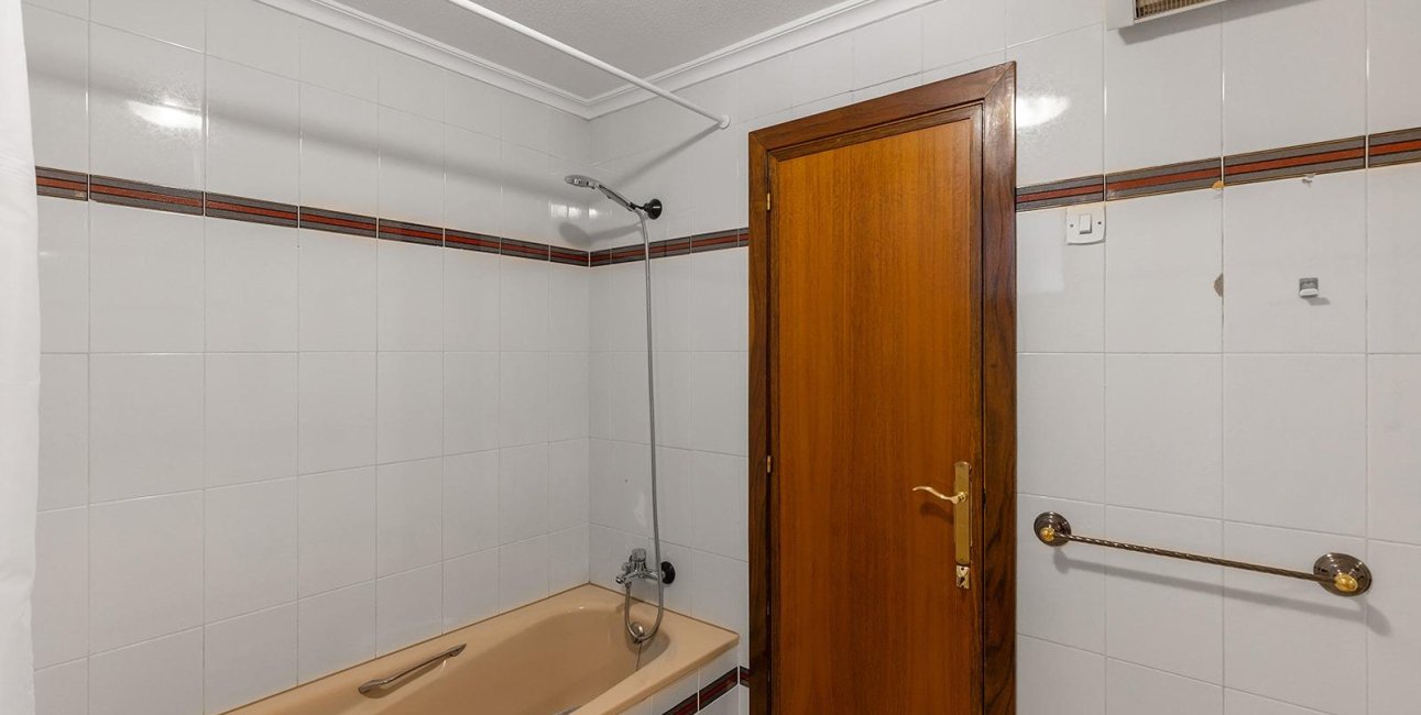 Reventa - Apartamento / piso -
Torrevieja - Paseo maritimo