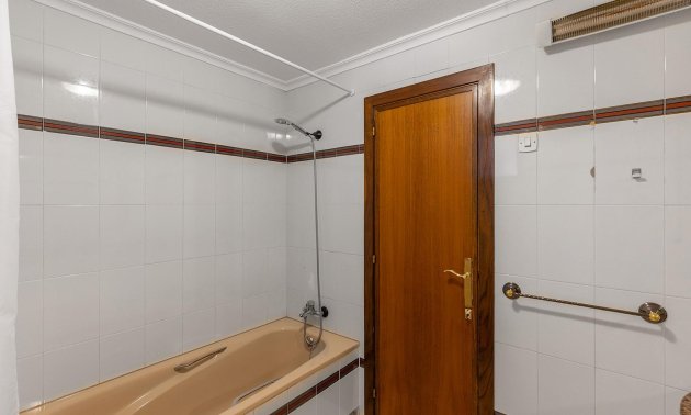 Reventa - Apartamento / piso -
Torrevieja - Paseo maritimo