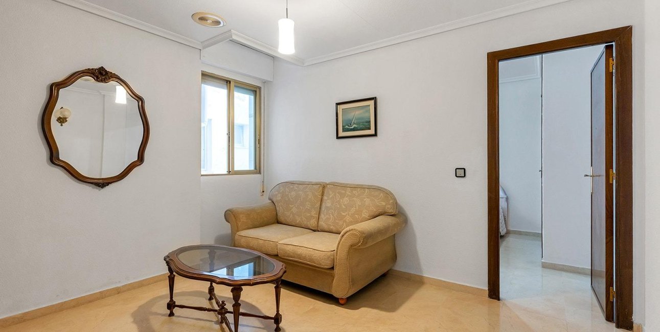 Reventa - Apartamento / piso -
Torrevieja - Paseo maritimo