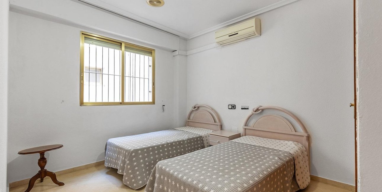 Reventa - Apartamento / piso -
Torrevieja - Paseo maritimo