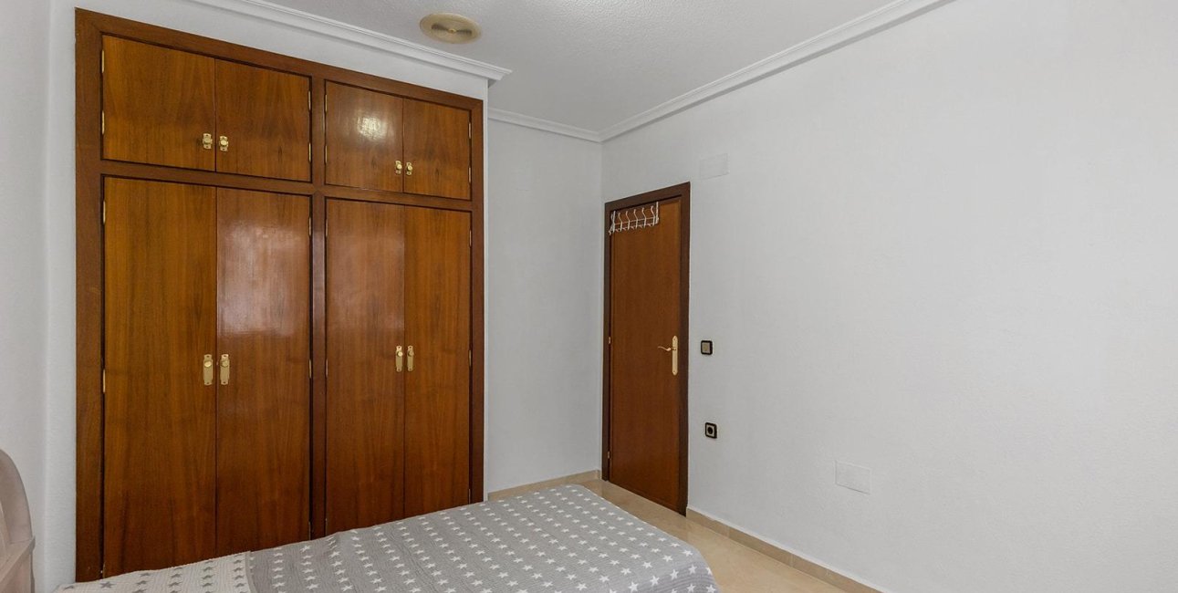 Reventa - Apartamento / piso -
Torrevieja - Paseo maritimo