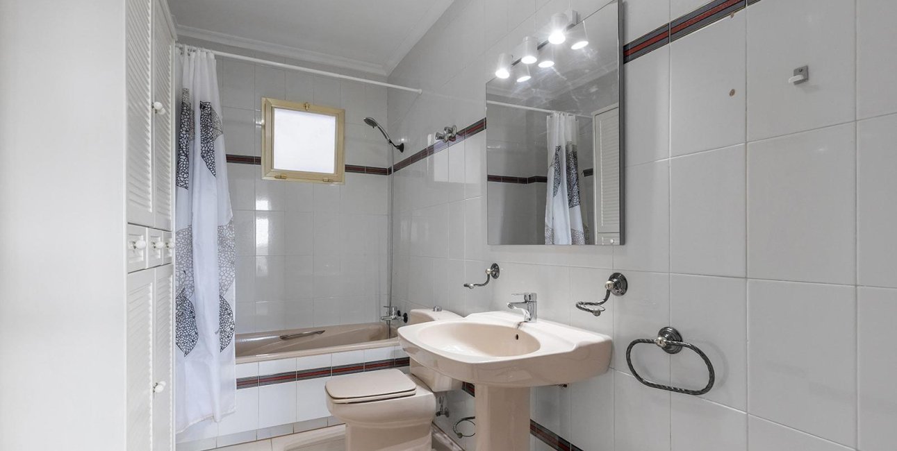 Reventa - Apartamento / piso -
Torrevieja - Paseo maritimo