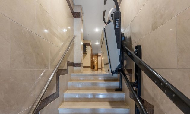 Reventa - Apartamento / piso -
Torrevieja - Paseo maritimo