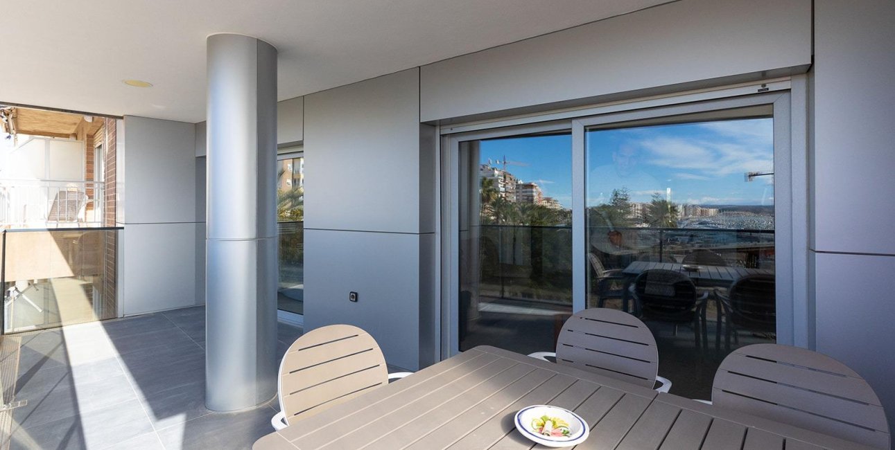 Reventa - Apartamento / piso -
Torrevieja - Paseo maritimo