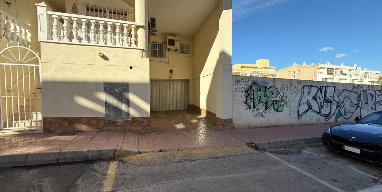 Alquiler a largo plazo - Garaje -
Torrevieja - Centro