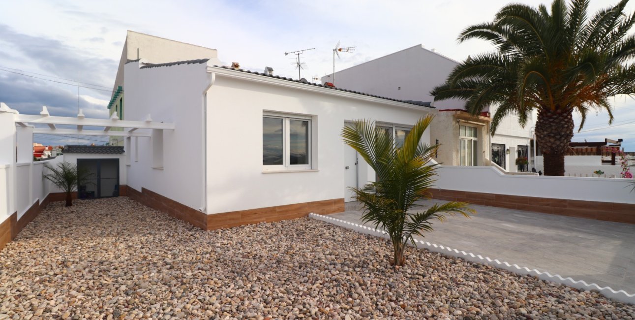 Resale - Bungalow -
Ciudad Quesada - Ciudad Quesada - Town