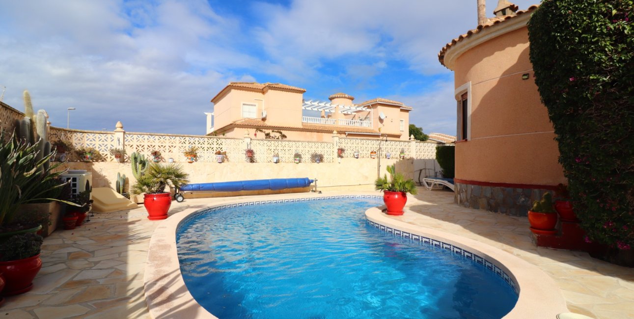 Resale - Villa -
Ciudad Quesada - Atalayas