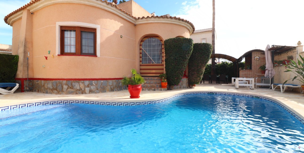 Resale - Villa -
Ciudad Quesada - Atalayas
