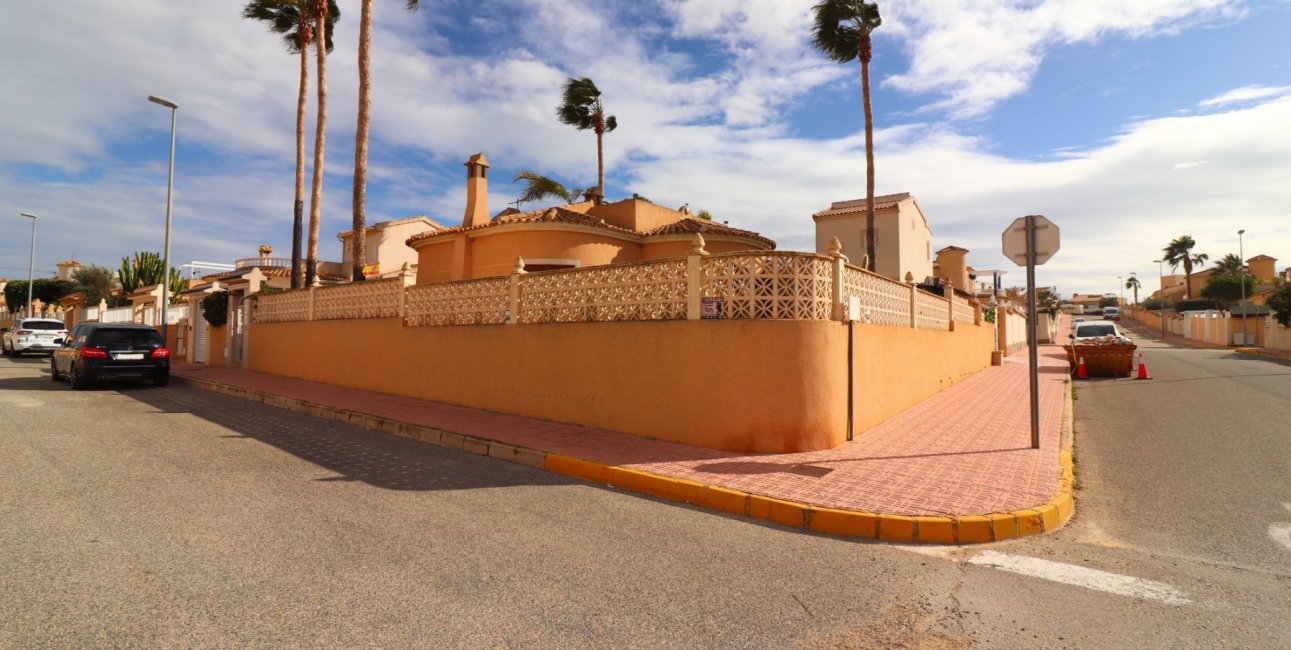 Resale - Villa -
Ciudad Quesada - Atalayas