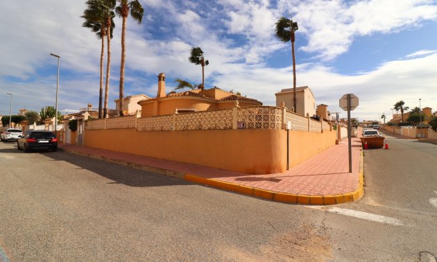 Resale - Villa -
Ciudad Quesada - Atalayas