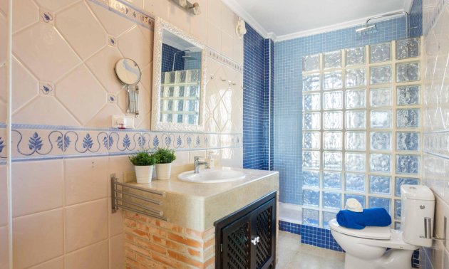 Resale - Villa -
Orihuela Costa - Los Almendros-La Florida