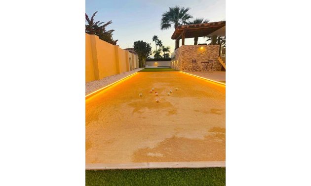 Resale - Villa -
Alfas del Pí - pueblo