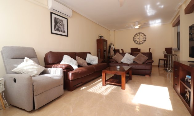 Resale - Townhouse -
Ciudad Quesada - Lo Marabu