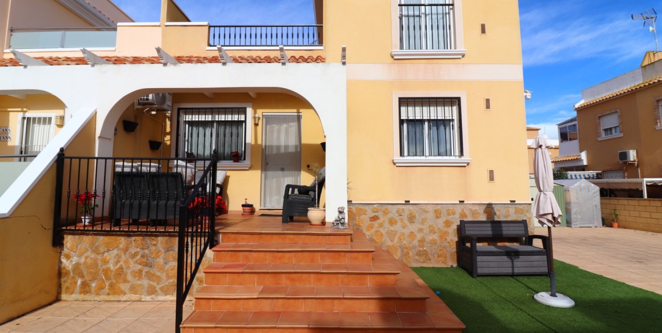 Resale - Townhouse -
Ciudad Quesada - Lo Marabu