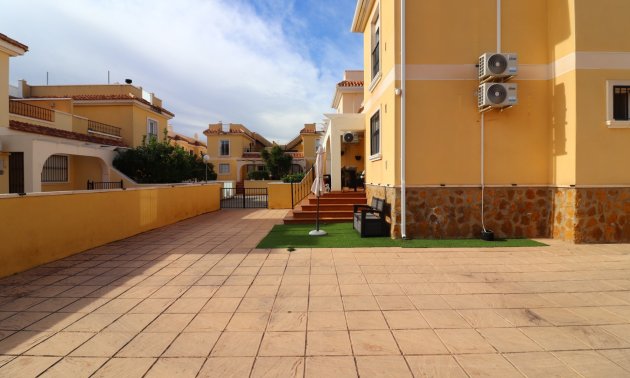 Resale - Townhouse -
Ciudad Quesada - Lo Marabu