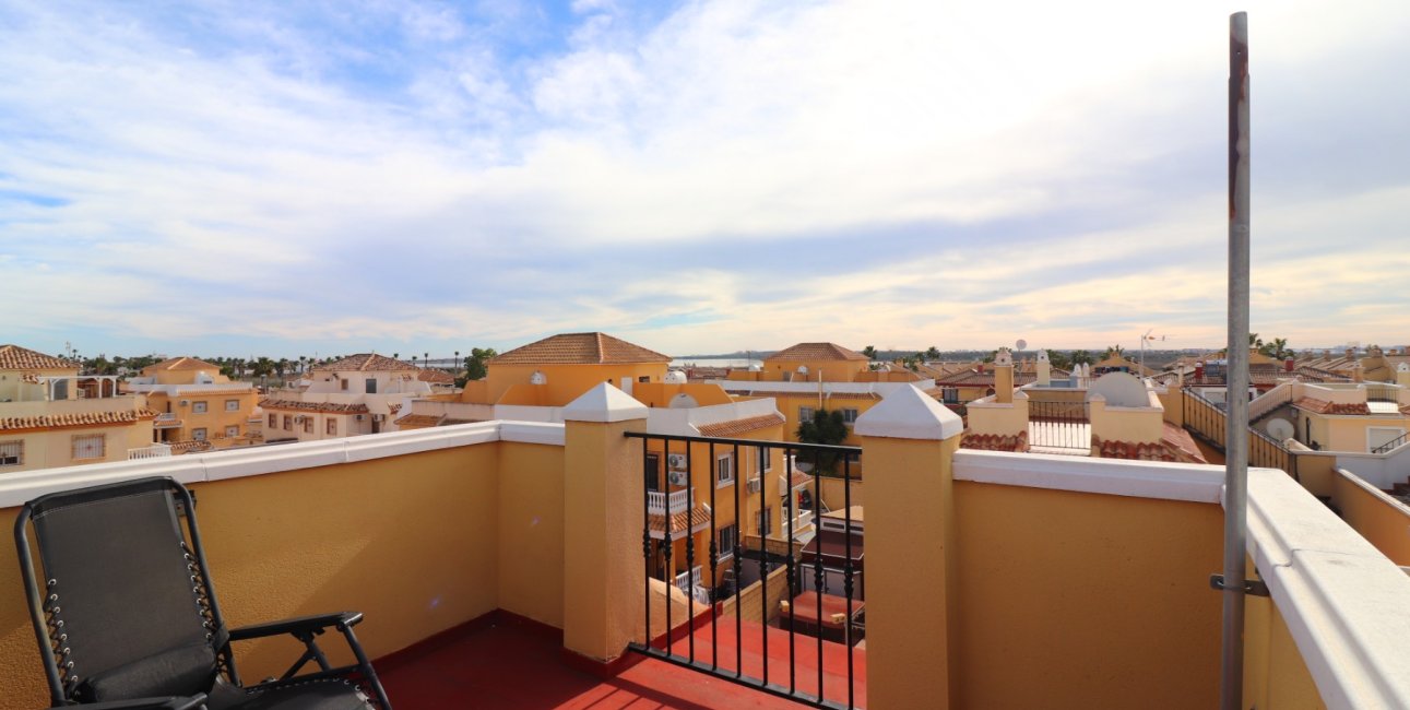 Resale - Townhouse -
Ciudad Quesada - Lo Marabu