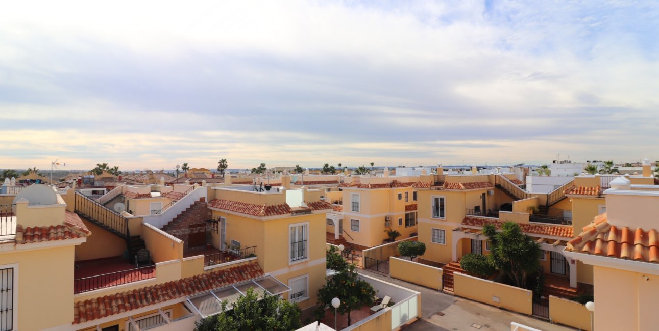 Resale - Townhouse -
Ciudad Quesada - Lo Marabu